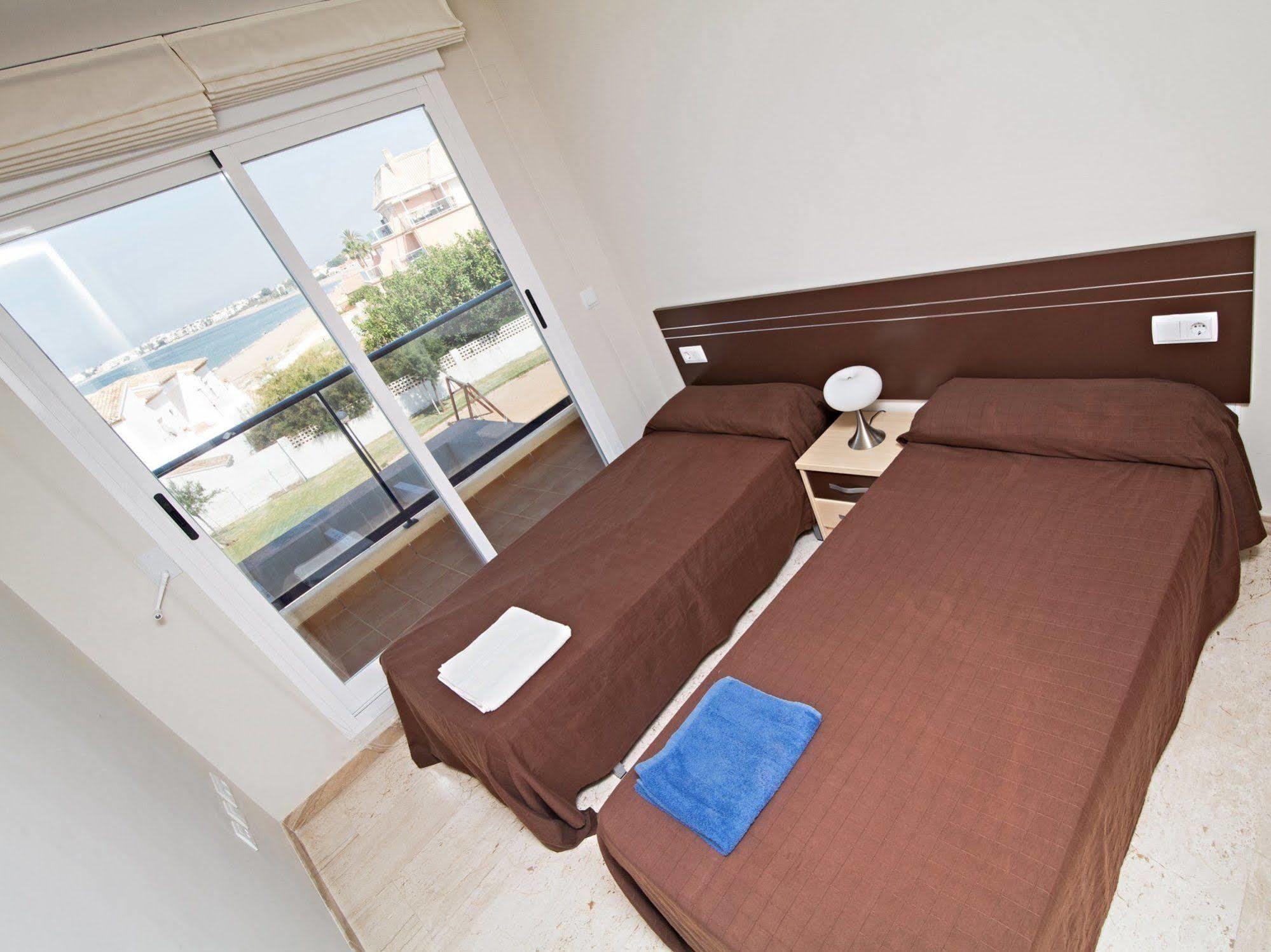Apartamentos Almadraba VyB Denia Bagian luar foto