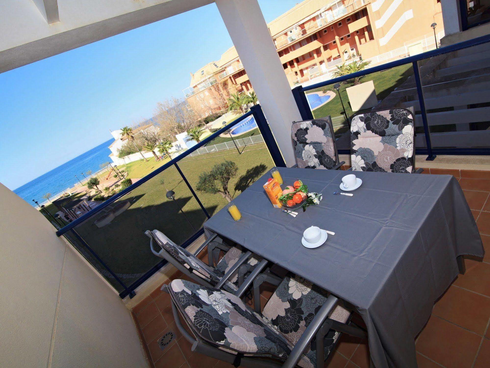 Apartamentos Almadraba VyB Denia Bagian luar foto