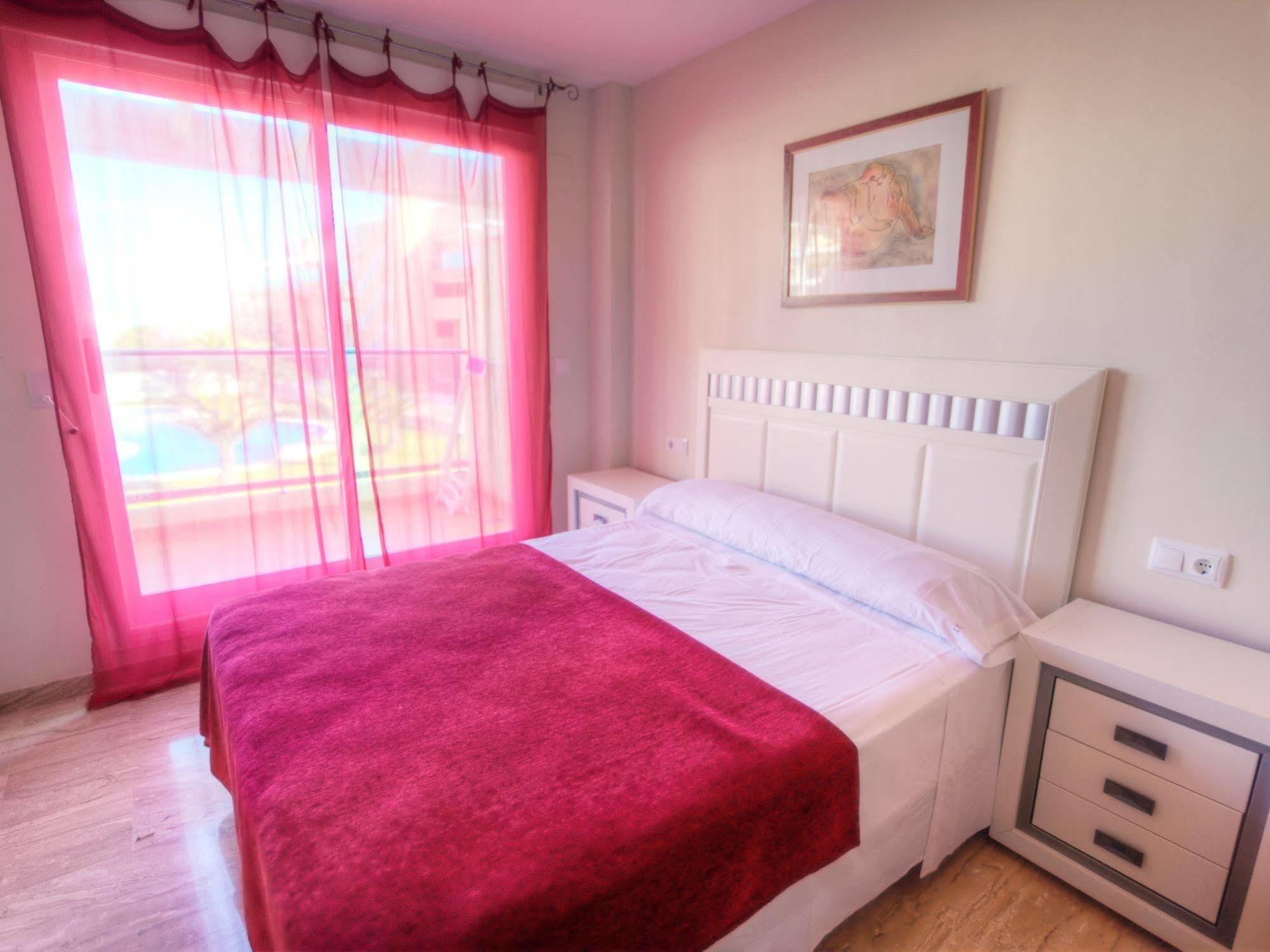 Apartamentos Almadraba VyB Denia Bagian luar foto
