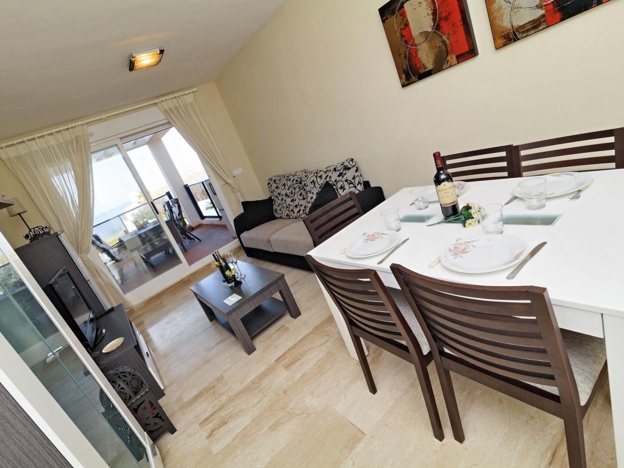 Apartamentos Almadraba VyB Denia Bagian luar foto